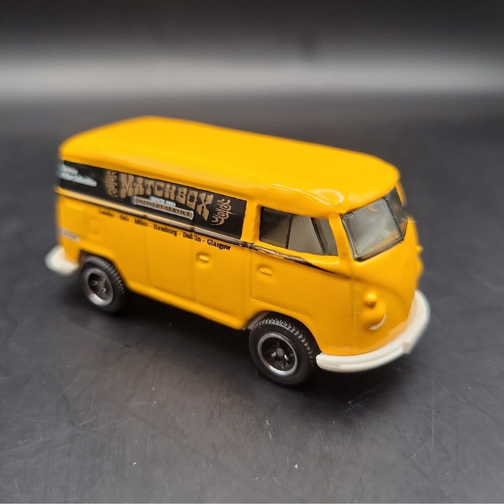 1965 65 VW Volkswagen Delivery Van Collectible 1/64 Scale Diecast Diorama Model